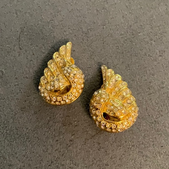 Swan Clip Earrings by Joan Rivers ***SALE*** - Picture 1 of 2